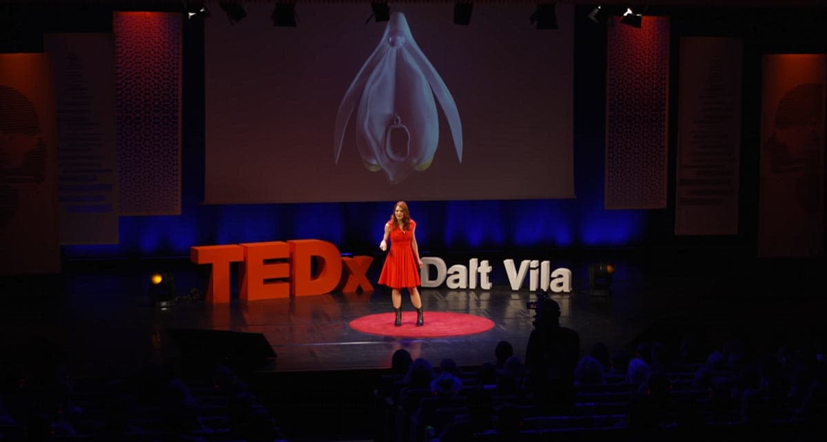 Marta Recio en una ponencia